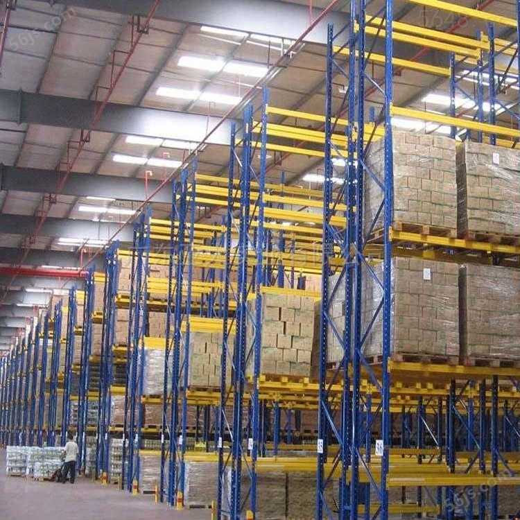 重型货架应用在化工品物流行业